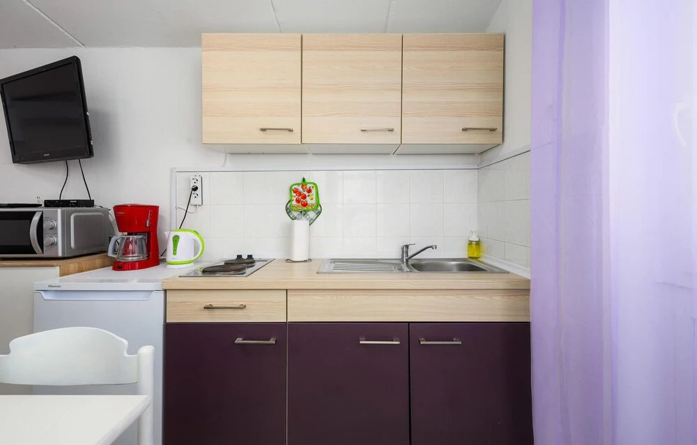 Awesome Home in Tar With Wifi and 3 Bedrooms
