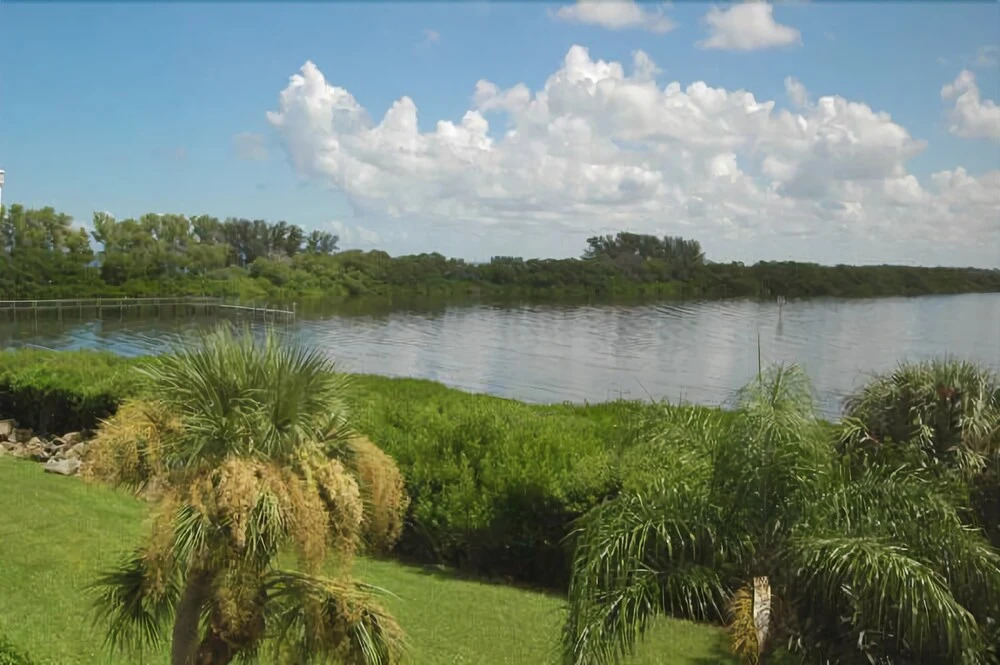 Cove at Sandy Pointe Unit 205a