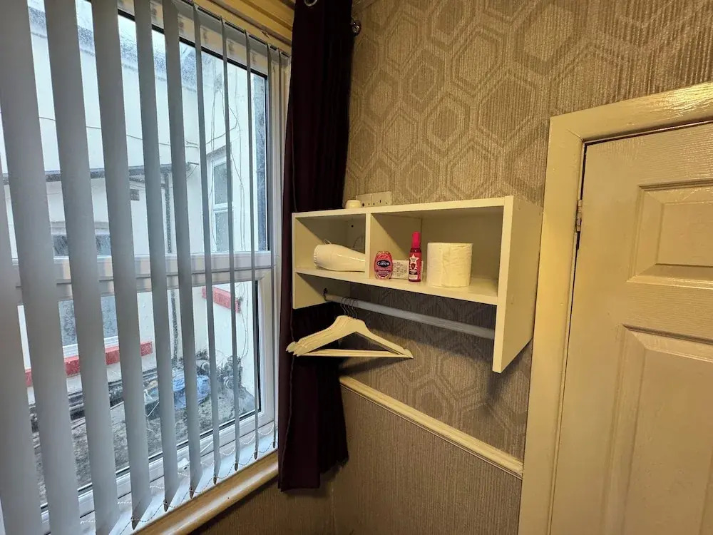 Runway Guest House - Adult Only