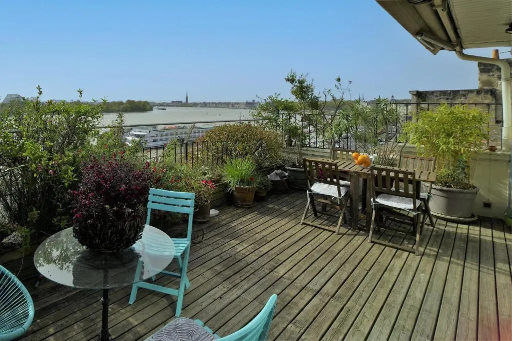 Splendid 160m2 Apartment With Terrace