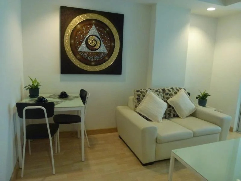Royal Place Condominium by Kwan