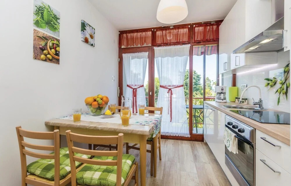 Awesome Apartment in Malinska With Wifi and 2 Bedrooms