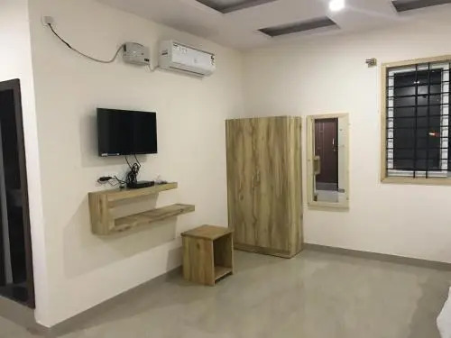 Avigna Lokesh Hotels