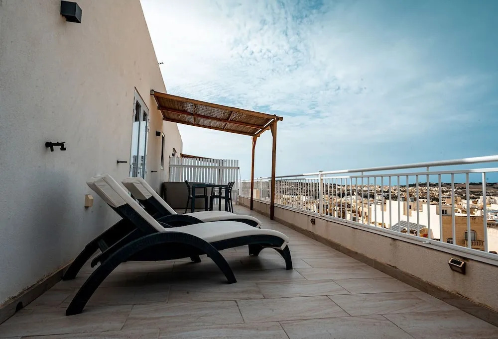 The Willows Penthouses with Jacuzzi