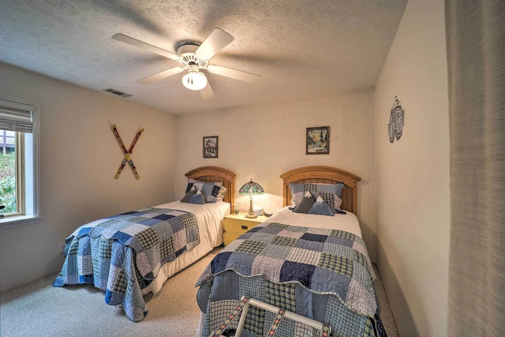 Beautiful Beech Mountain Condo w/ Private Balcony!