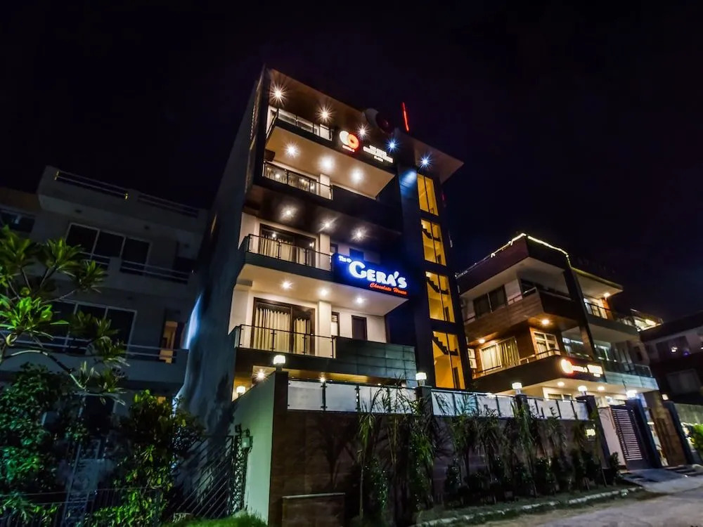Capital O 40001 The Geras Chocolate House