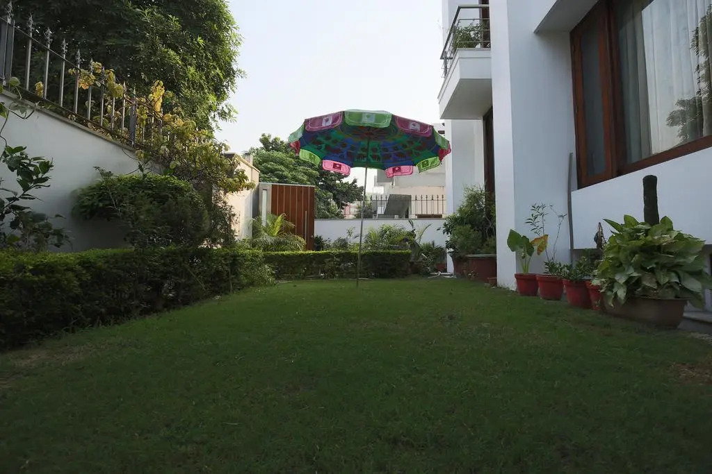 Hotel Palm Tree Near Taj Mahal Agra
