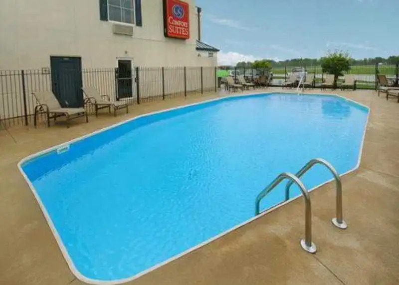 Comfort Suites Airport