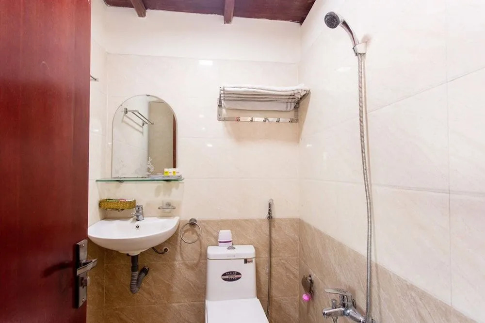 Phuong Hong Hotel