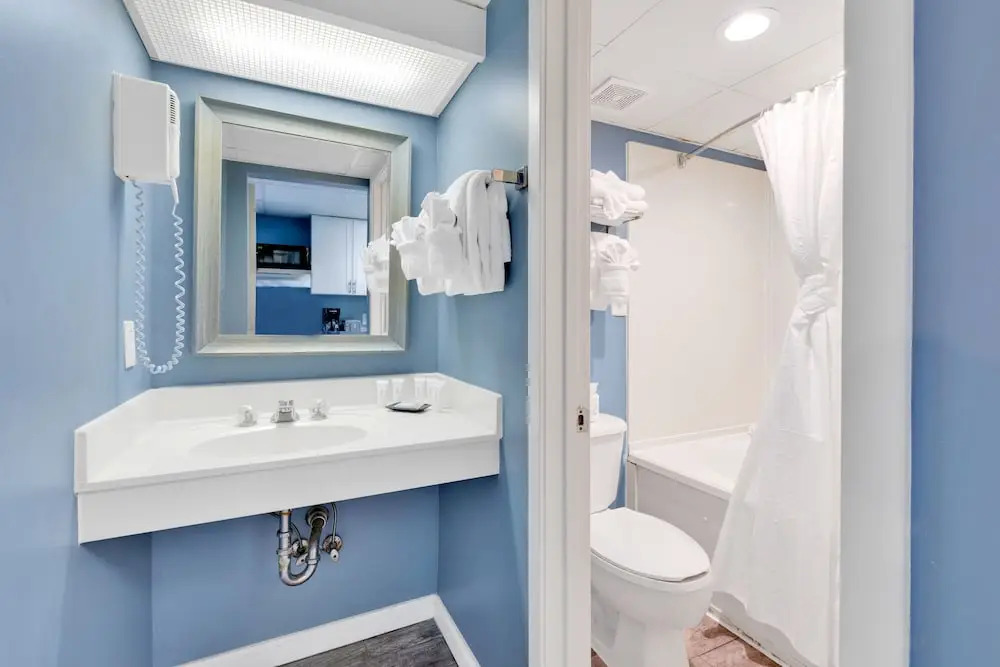 Spectacular Oceanfront Condo by Hosteeva