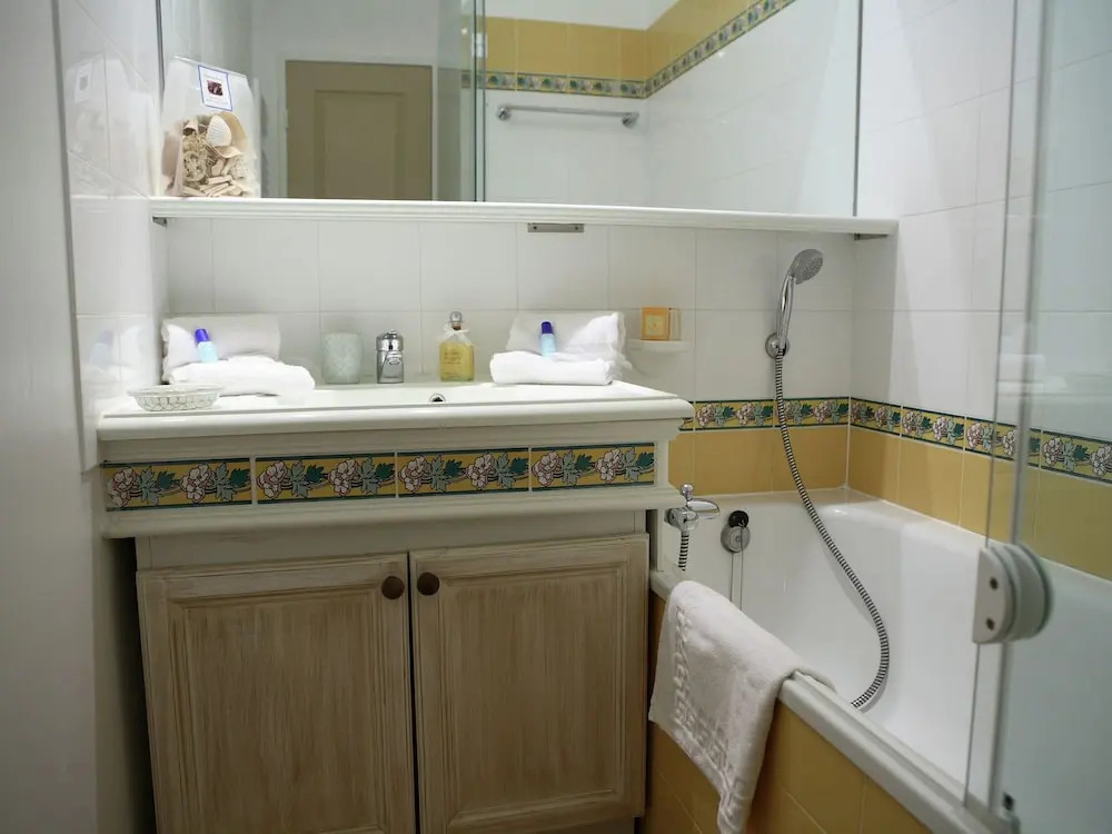 Sea-view Studio in the Beautiful Fortified Town Grimaud