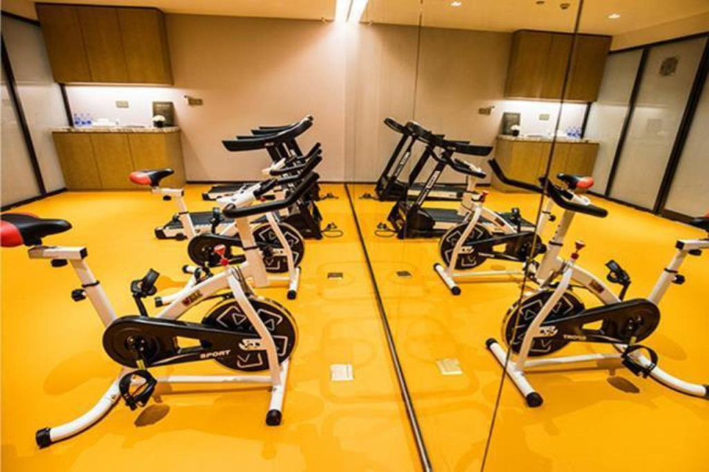 ECHENG Hotel (Zhanjiang Wuchuan Jinsha Plaza)