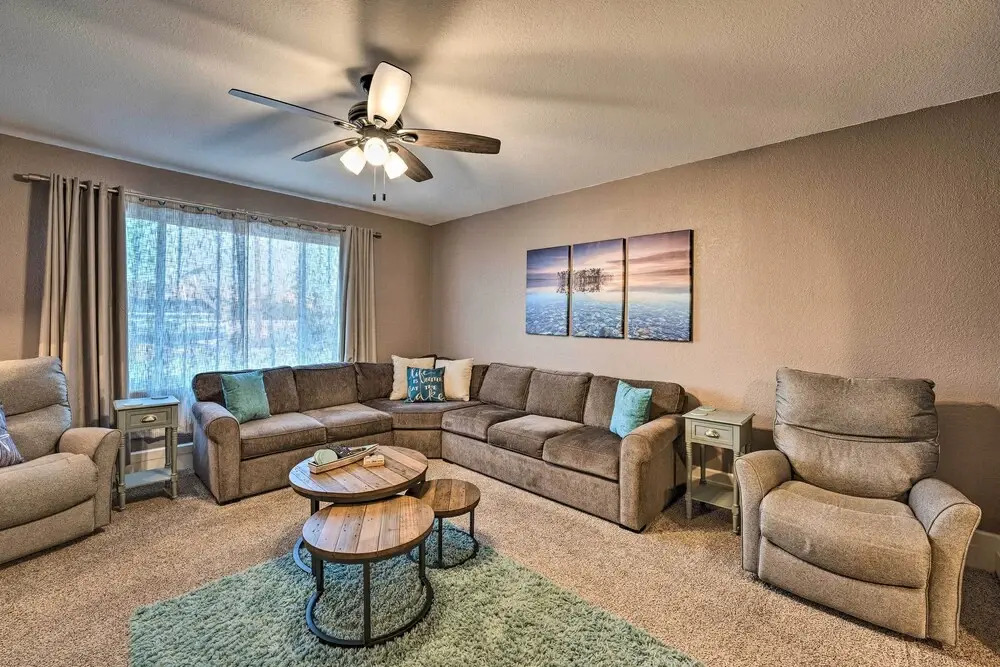 3 Mi to Water: Lake Havasu Gem w/ Fire Pit & Grill