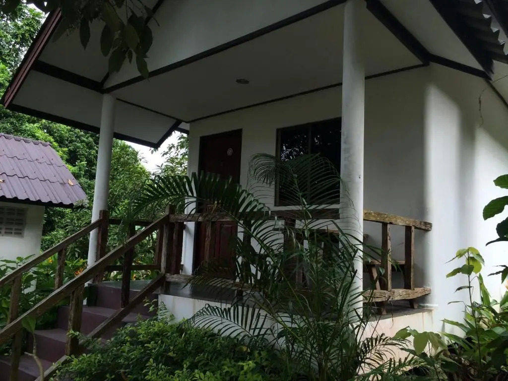 Baansanook Resort & Swimming Pool