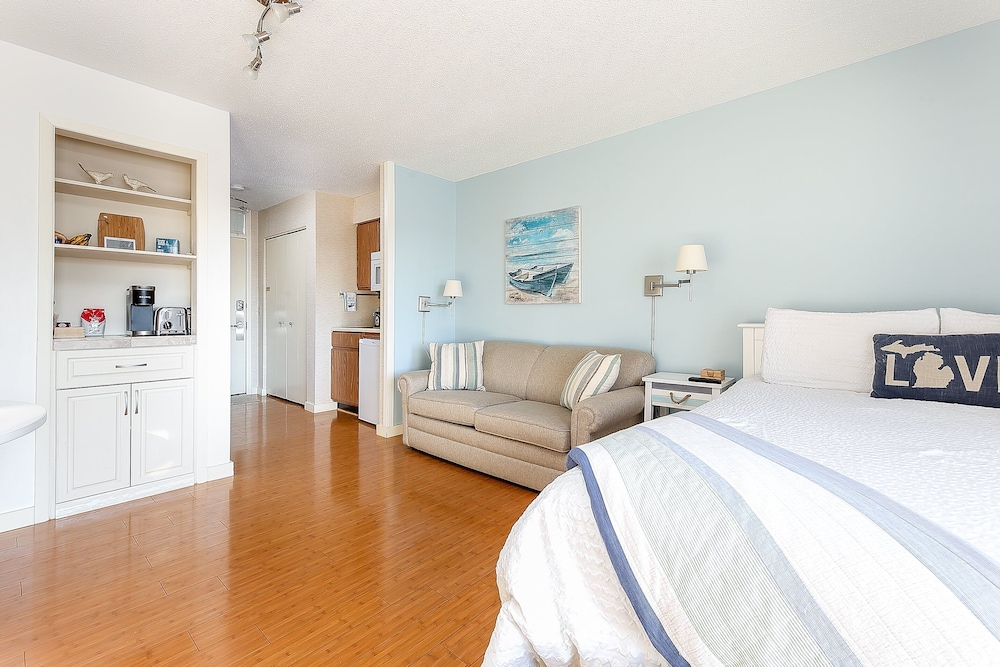 Lovely Beachside Studio 5679