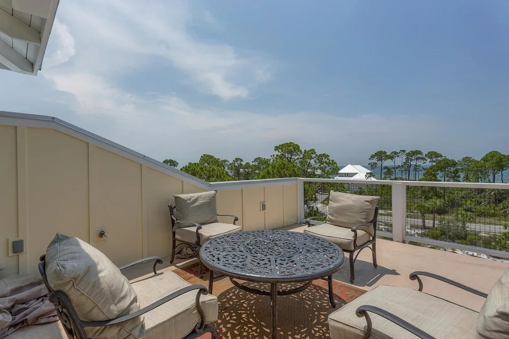 Port Side Manor