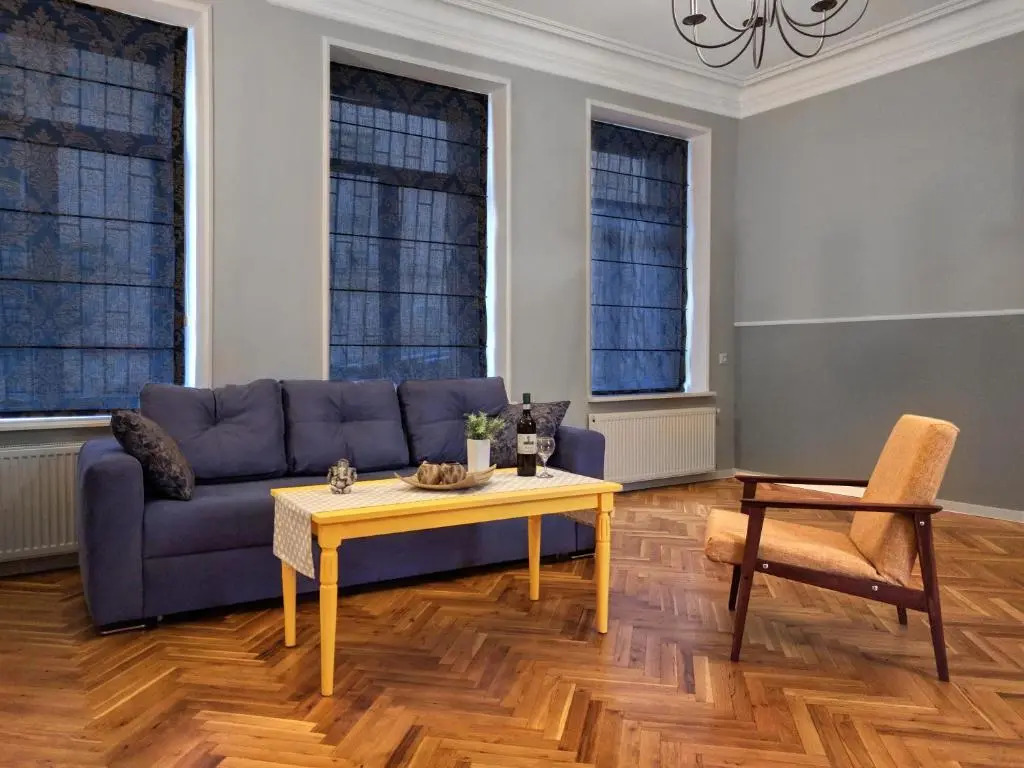 Sunburst Apartment
