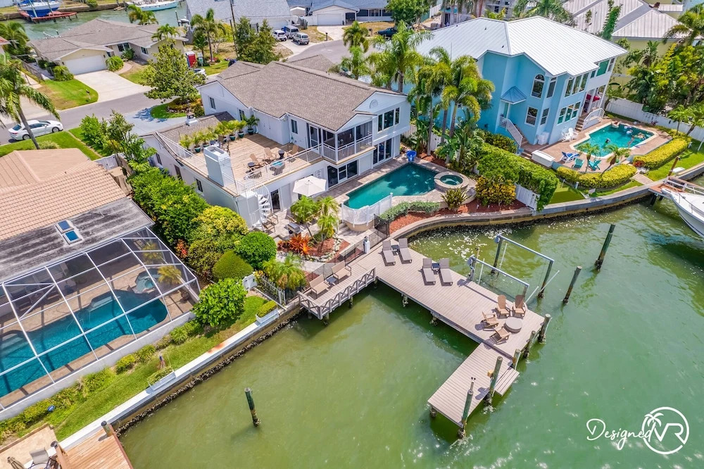 Chic 8BR with Heated Pool & Waterview