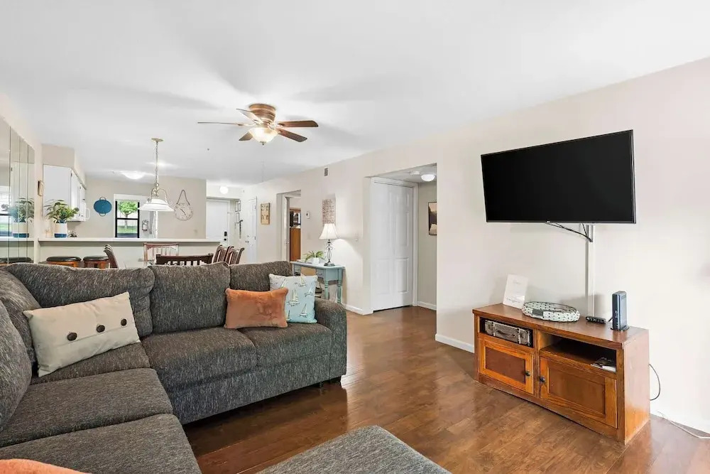 Ron's Retreat Stay for 6 With Resort Amenities