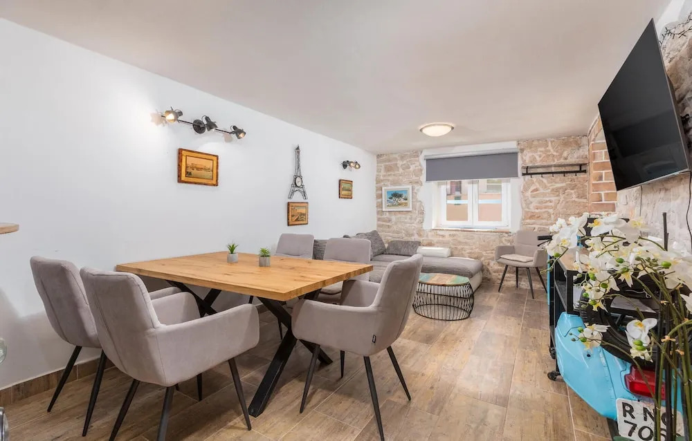 Beautiful Home in Vodnjan With Wifi and 2 Bedrooms