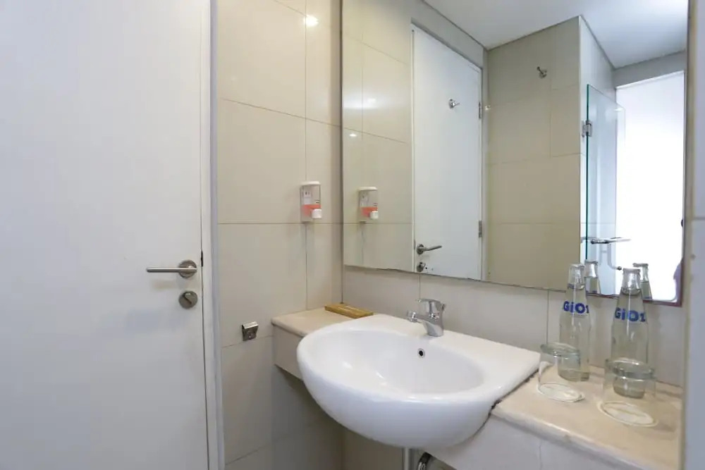 RedDoorz Plus near Mall Bali Galeria 2