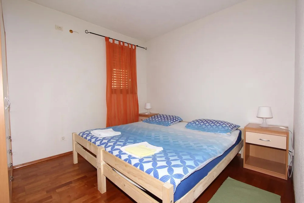Apartments Leo