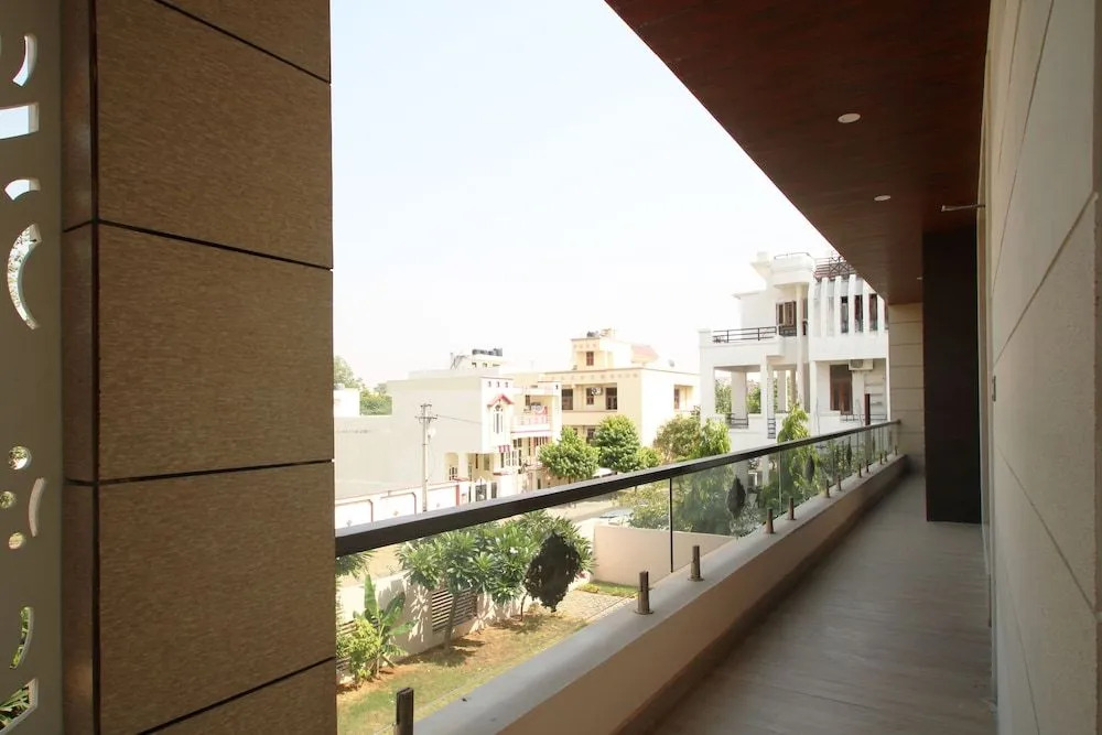 OYO 9744 Helios Homestay
