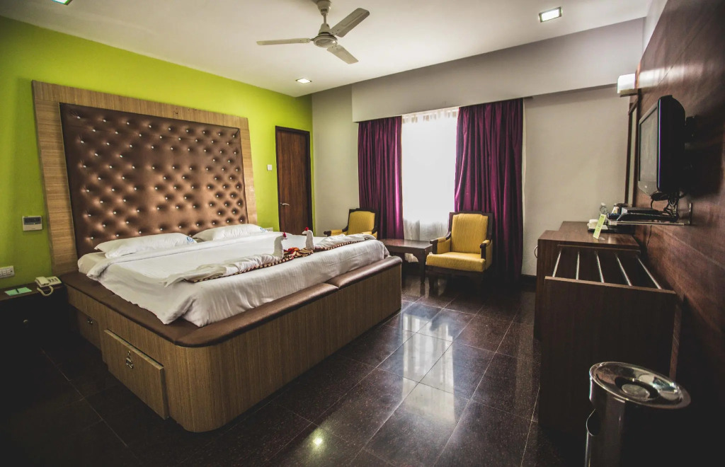 Hotel Shelter