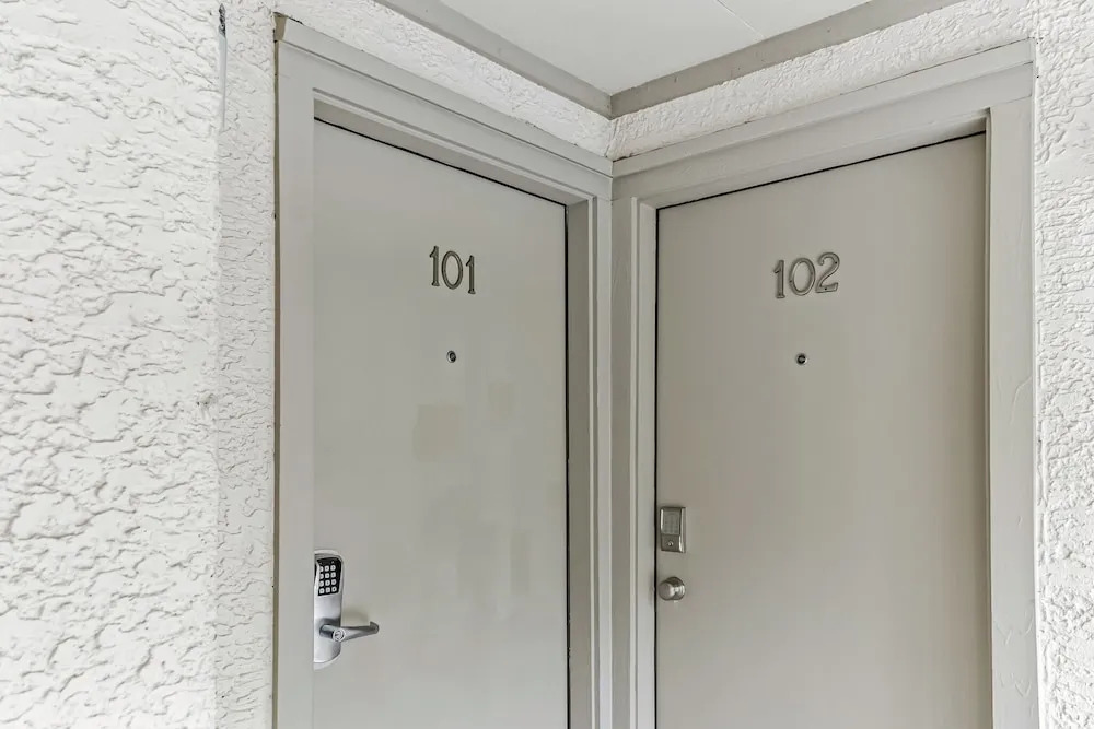 Serene 2br Retreat At Springwood Villas, Hh Island 2 Bedroom Townhouse by Redawning