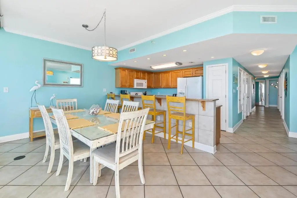 Spacious 3BR 3Bath 12th Floor, Million-Dollar Gulf Views