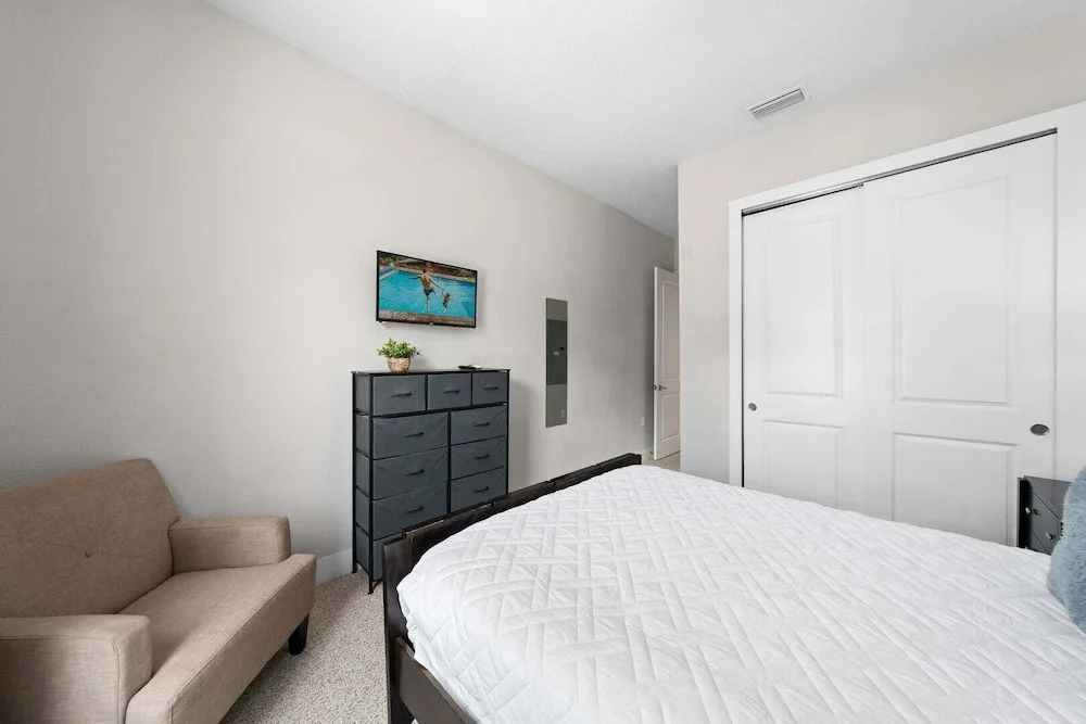 Townhouse 4 Bedrooms 5 Min to Disney