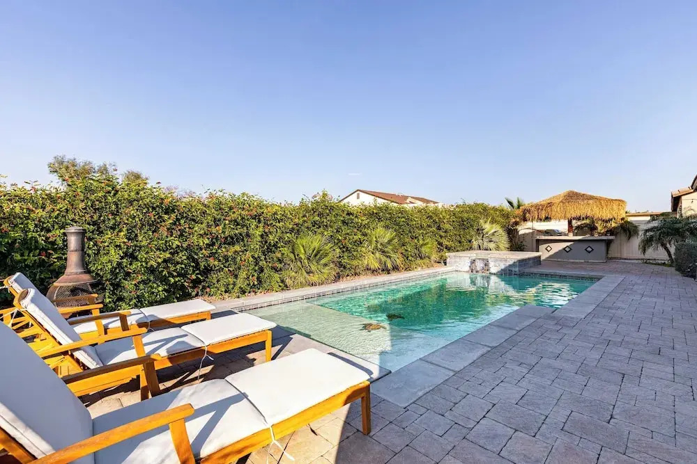 Luxe Indio Stay w/ Pool, Tiki Bar & Fire Pit Near Coachella Longfellow