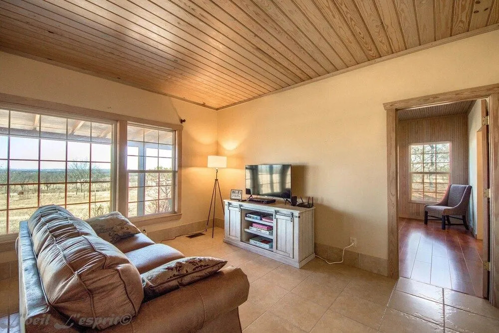 Pecan Farm Haus 2 Bedroom Cottage by RedAwning
