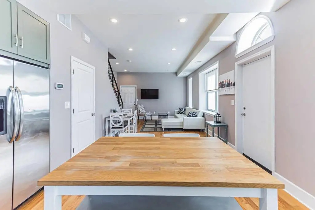 Fire Pit -Roof Deck- Parking -Penn-CHOP-Sleeps 7