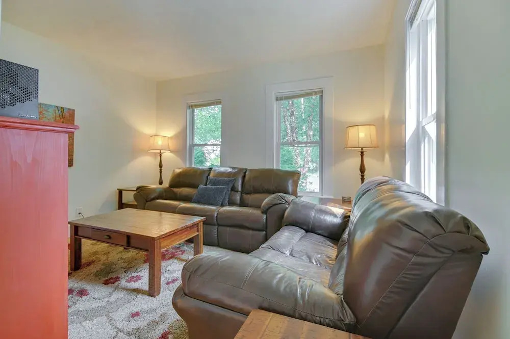 Lake Access + Views: Family Getaway in Conway!