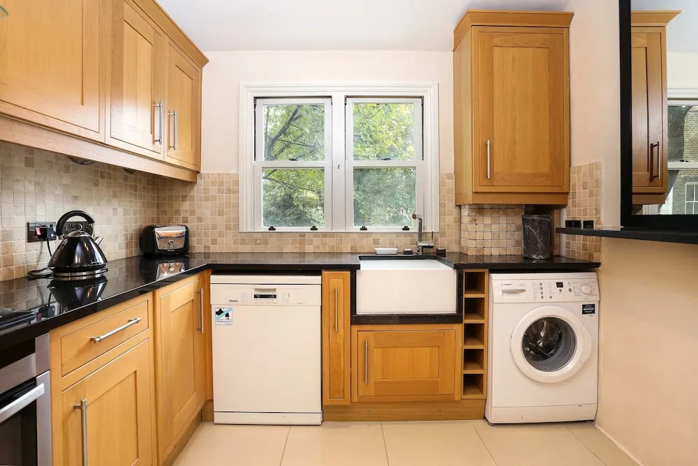 Amazing Chelsea Flat With Stunning Balcony