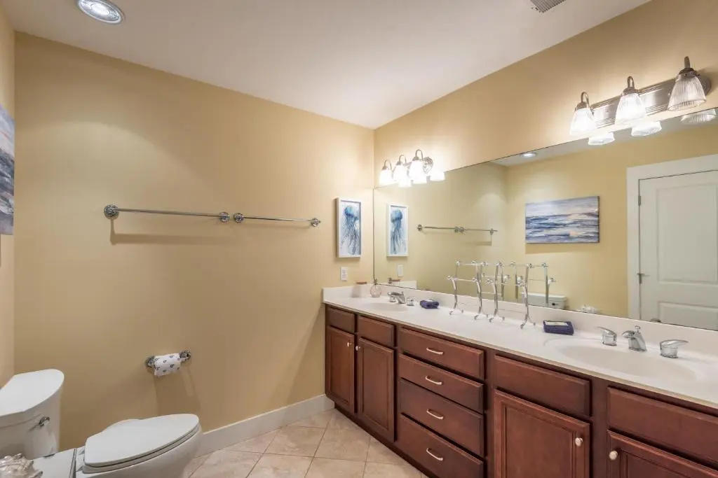 New Listing -114A W Hudson Ave - Open Layout - Close to Everything