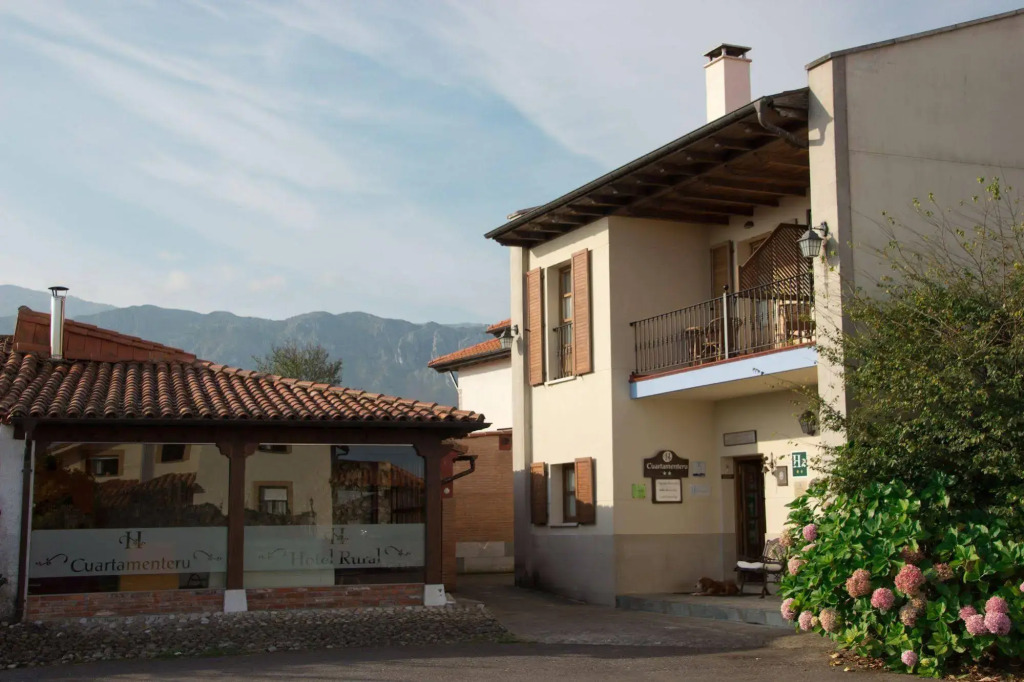 Hotel Rural Cuartamenteru