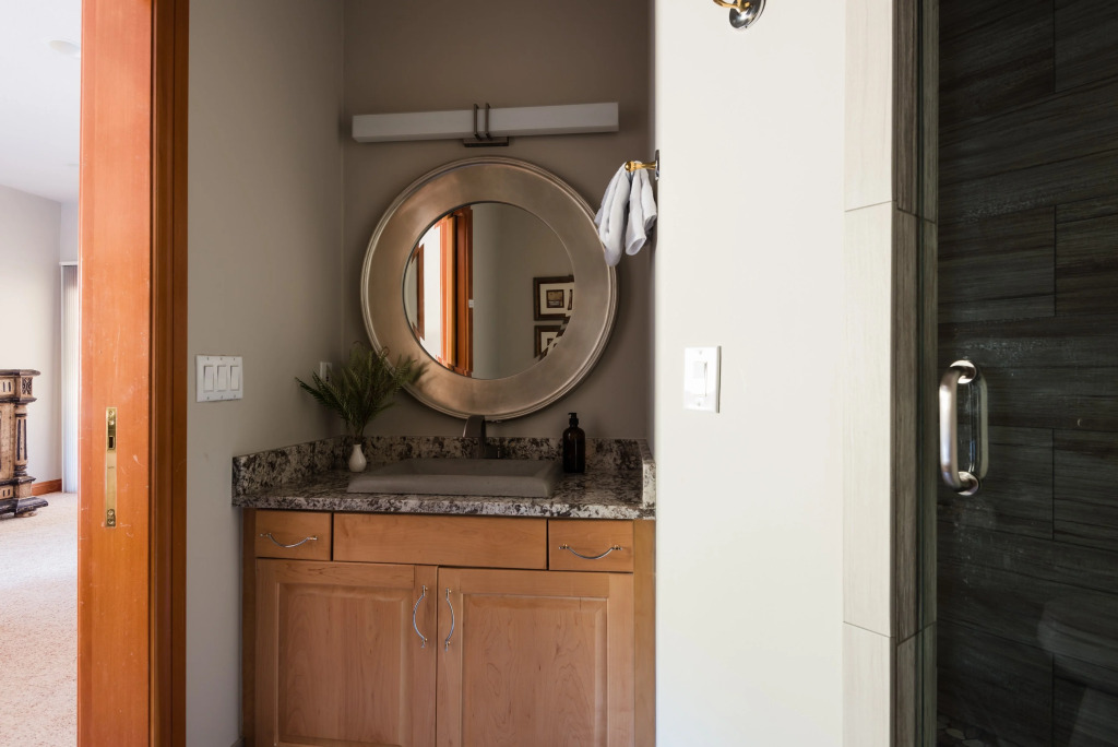 Sleeps 16! Modern Home Mins From Deer Valley! w/ Hot Tub  ❤ by AvantStay