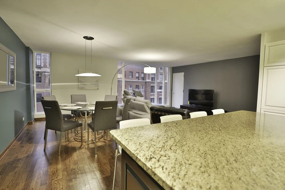 Mag Mile Lakeview Condos