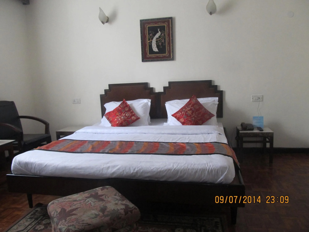Central Hill Resort The Mall Road