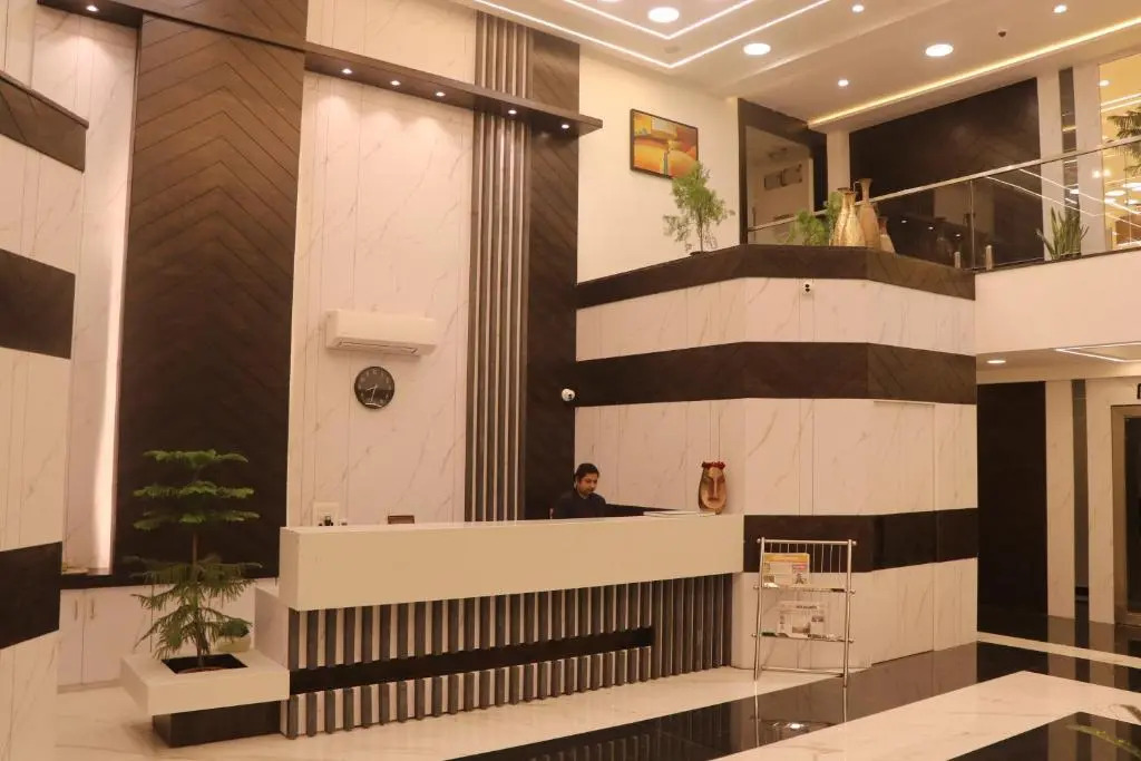 HOTEL KADAMB TREE