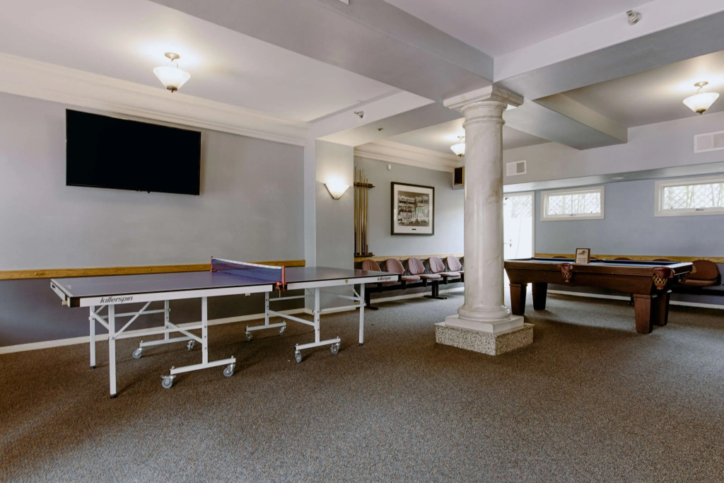 Tamarack Beach Hotel