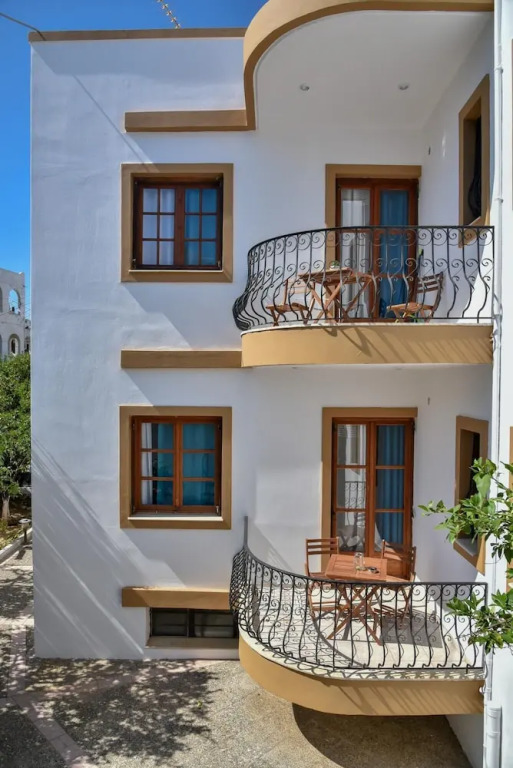Eva Studios 10 in Agia Pelagia