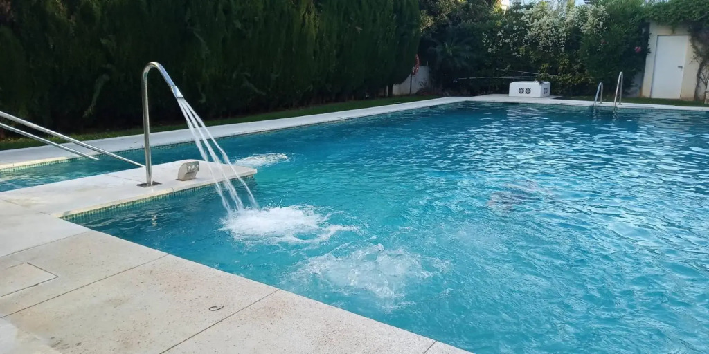 Puerto Banus 2linea playa con piscina y parking privado