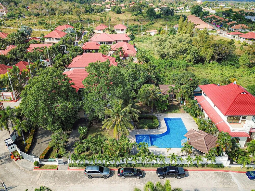 5 BR Pool Villa Close to Beach  CV5