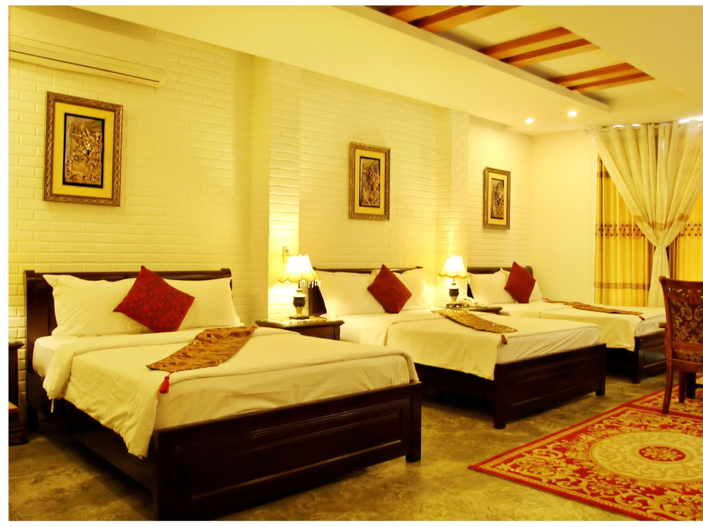 Louis Hotel