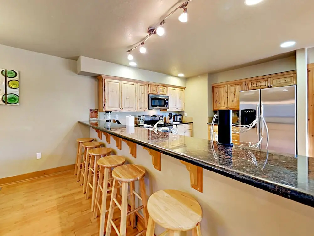 2275 Eloise Condo by RedAwning