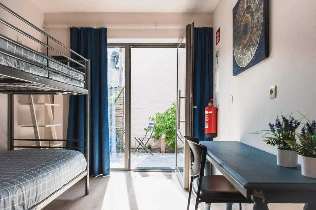 Het Oplaadpunt: bed, bike, hike, 8-12 p