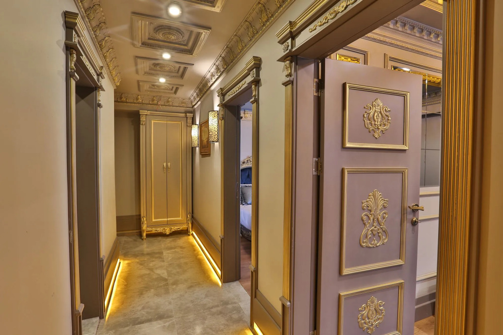 REAL KiNG SUiTE